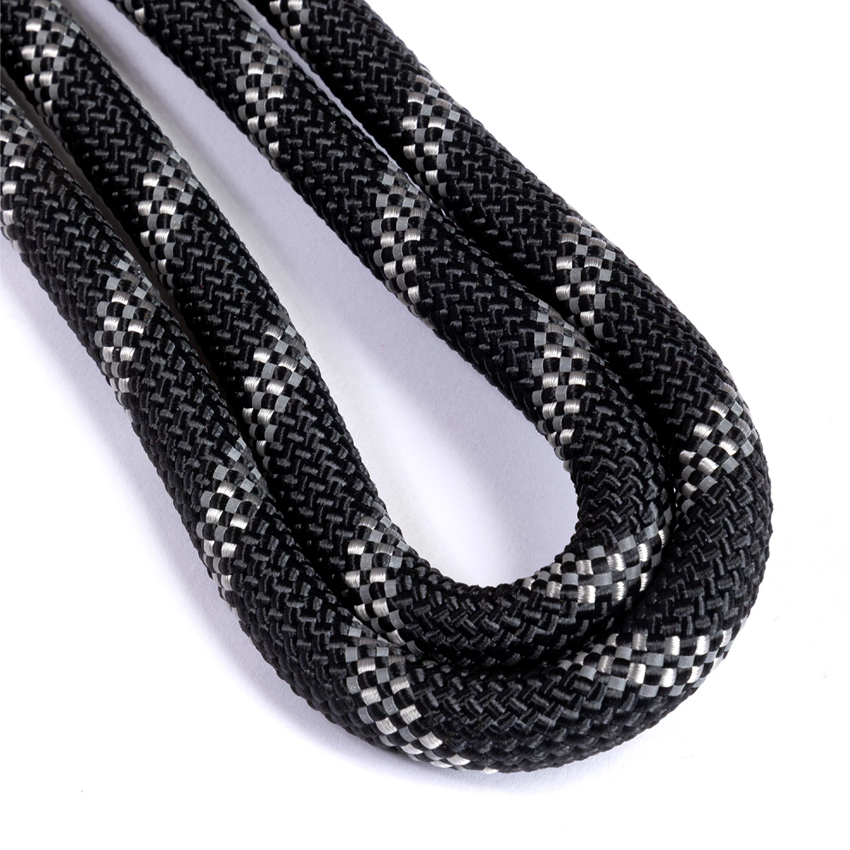 Good2Go Correa Reflejante De Cuerda Trenzada Color Negro Con Herraje Metálico Para Perro, 1.8 M 3 Good2Go Correa Reflejante De Cuerda Trenzada Color Negro Con Herraje Metálico Para Perro, 1.8 M - Image 3