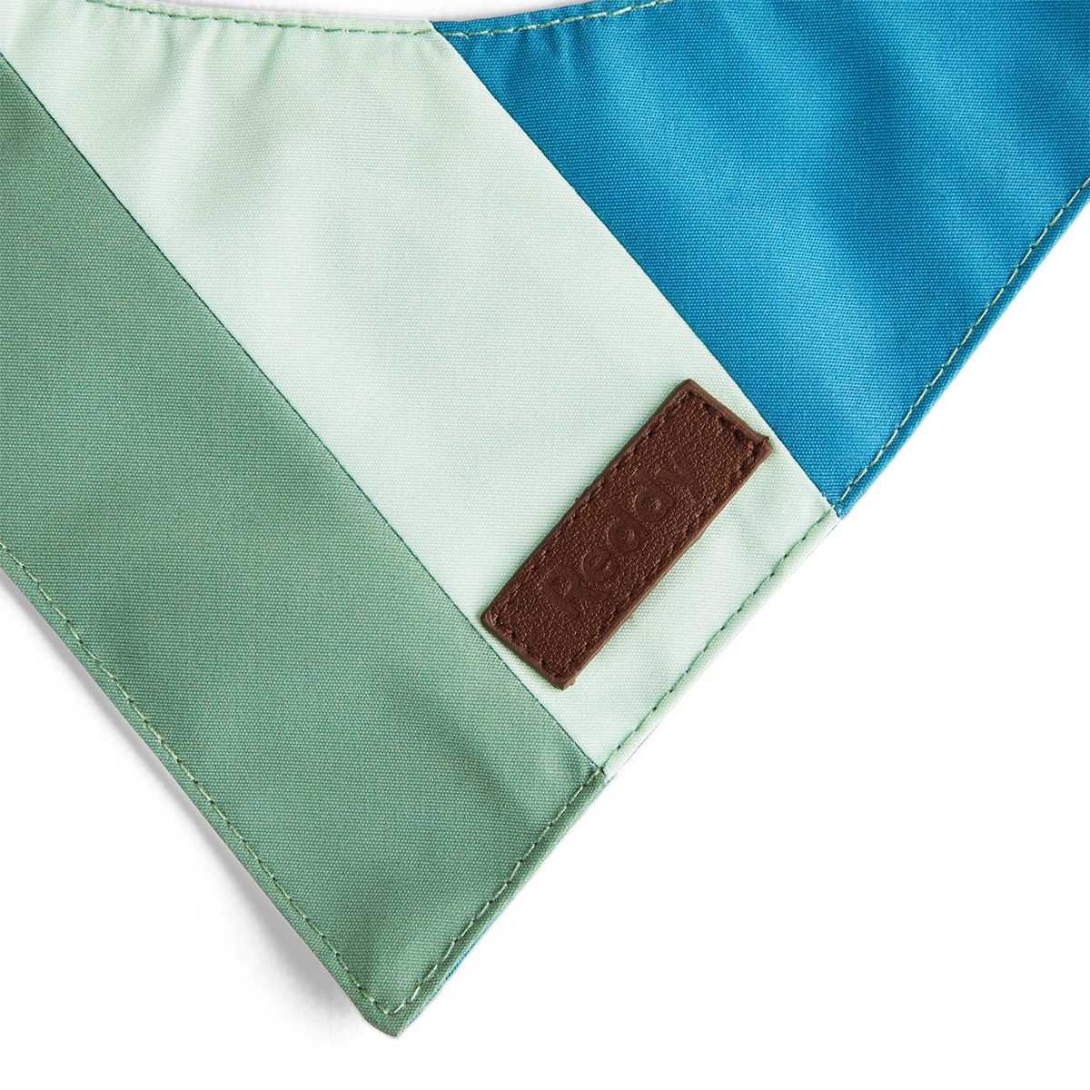 Reddy Cat Bandana Colorblock Azul-Verde Para Gato, Chico/ Mediano 8 Reddy Cat Bandana Colorblock Azul-Verde Para Gato, Chico/ Mediano - Image 8